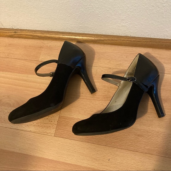 SOLD ❌ Worthington Black Heels - Picture 6 of 7